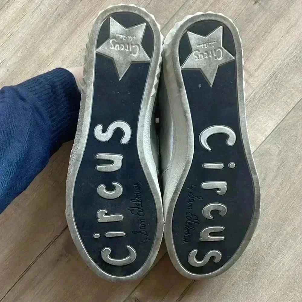 4/$25 Circus by Sam Edelman Cruz Slip-On in Silver/Black Sz 5 - Picture 5 of 6